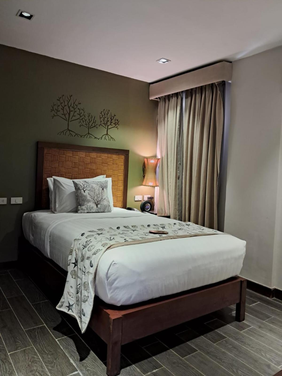 บาเกา เบย์ รีสอร์ต โกรอน Hotel ภายนอก รูปภาพ