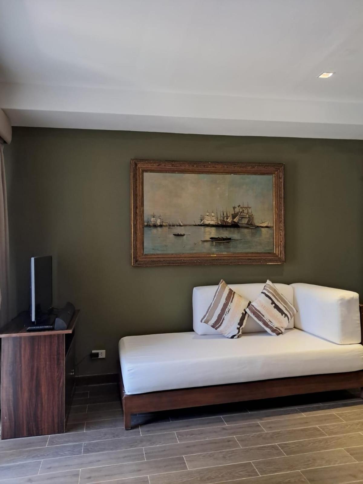 บาเกา เบย์ รีสอร์ต โกรอน Hotel ภายนอก รูปภาพ